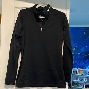 Women’s fitted dry fit Nike shirt